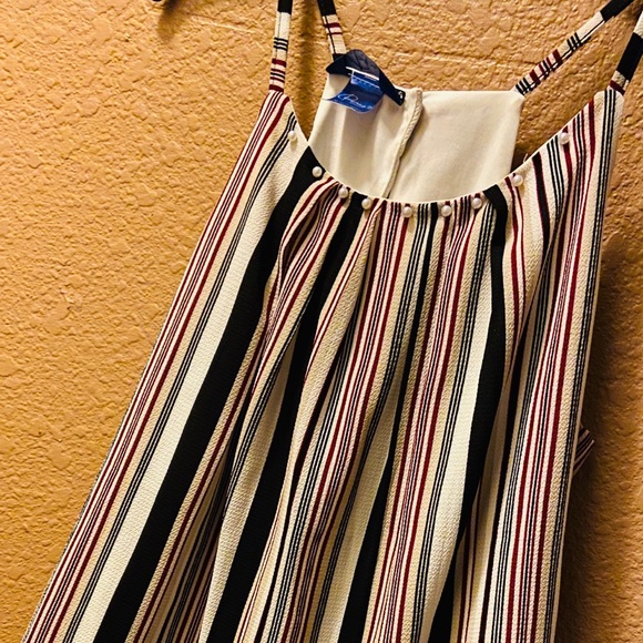 Top - Picture 2 of 2